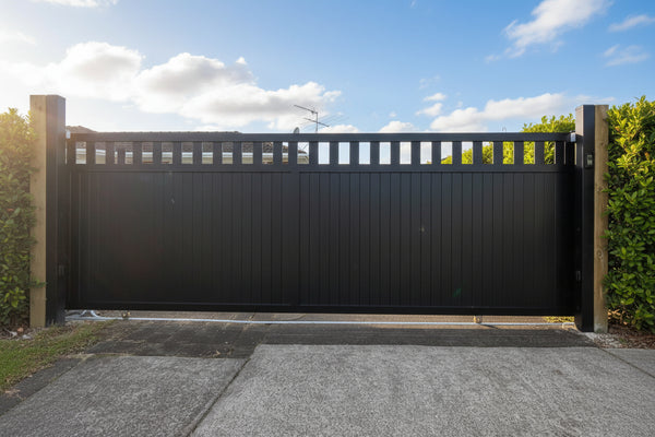 Custom Aluminium Fencing NZ | Premium Privacy Screens by Homelovers